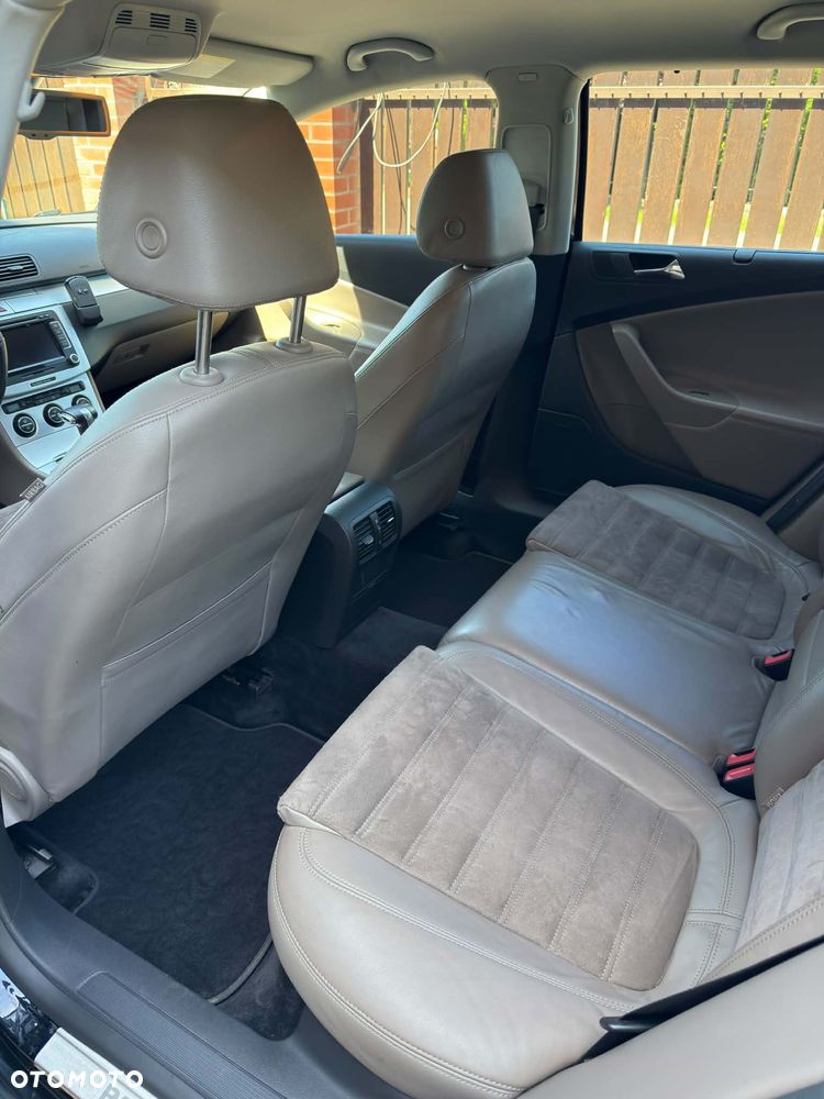 Volkswagen Passat 2.0 TDI DPF Sportline DSG - 23