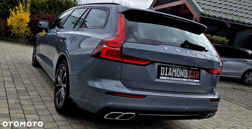 Volvo V60 B3 B DKG Momentum Pro - 17