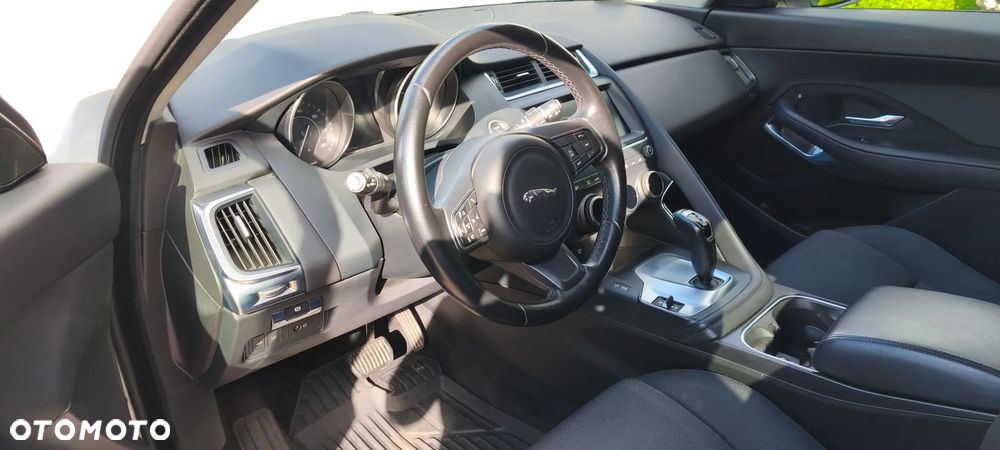 Jaguar E-Pace 2.0 i4D AWD - 8
