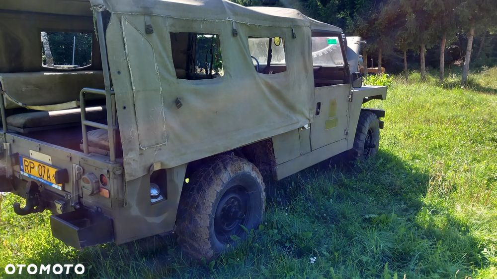 Land Rover Defender - 7