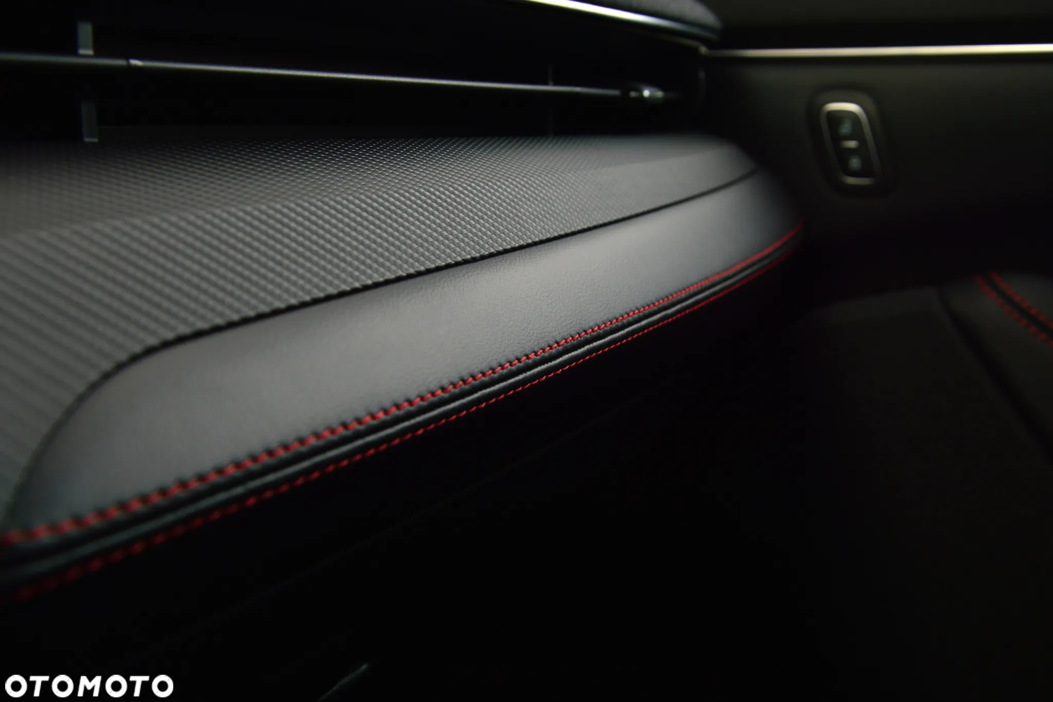 Ford Mustang Mach-E 91 kWh AWD Premium - 24