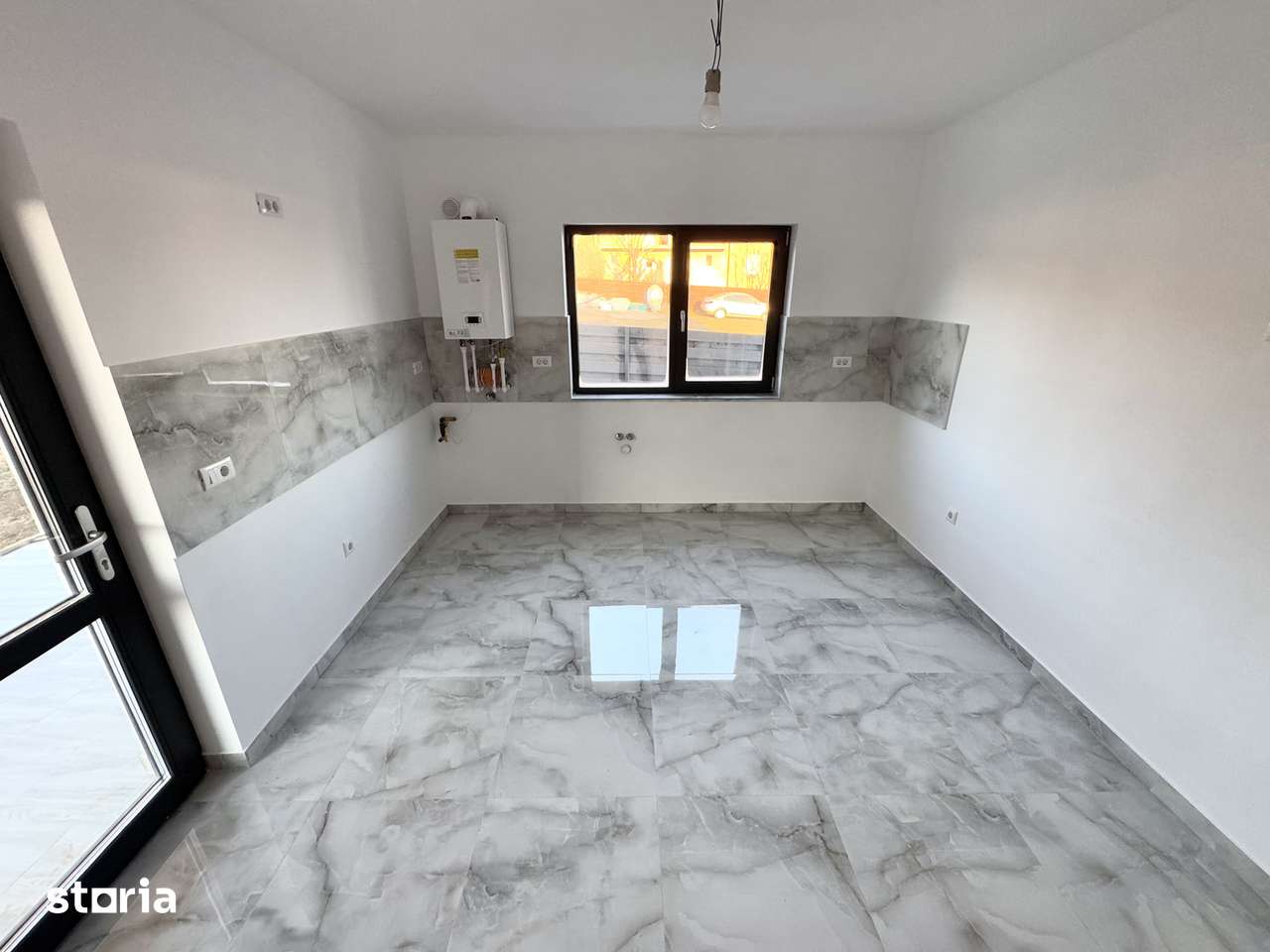MAGAZIE! Incalz in pard! Vila 4 camere Valea Adanca (Miroslava) - Imagine principală: 5/10