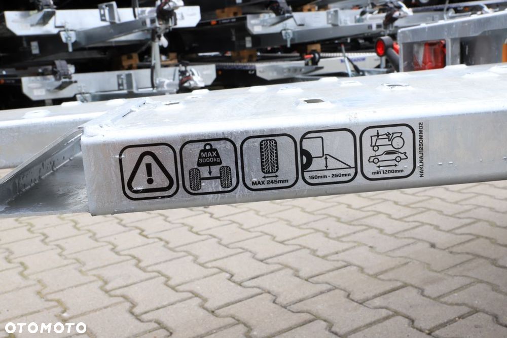 TEMARED CAR DECK 6021/3 S 3,5T 604x215cm  Wypełnienie blachą aluminiową 3 osie DMC 3500kg Koła 195R13C - 15
