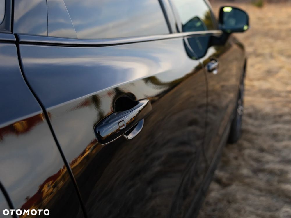 Volvo XC 60 B4 B Plus Dark - 18