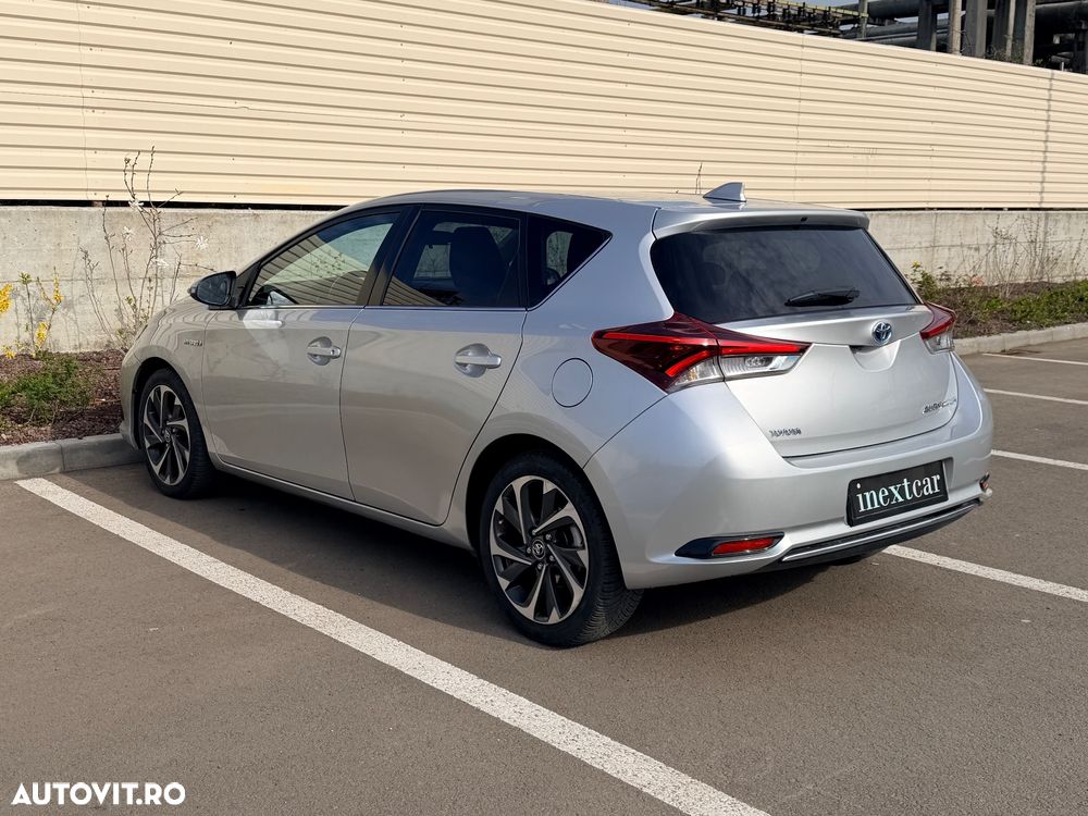 Toyota Auris 1.8 L VVT-i Luna - 4