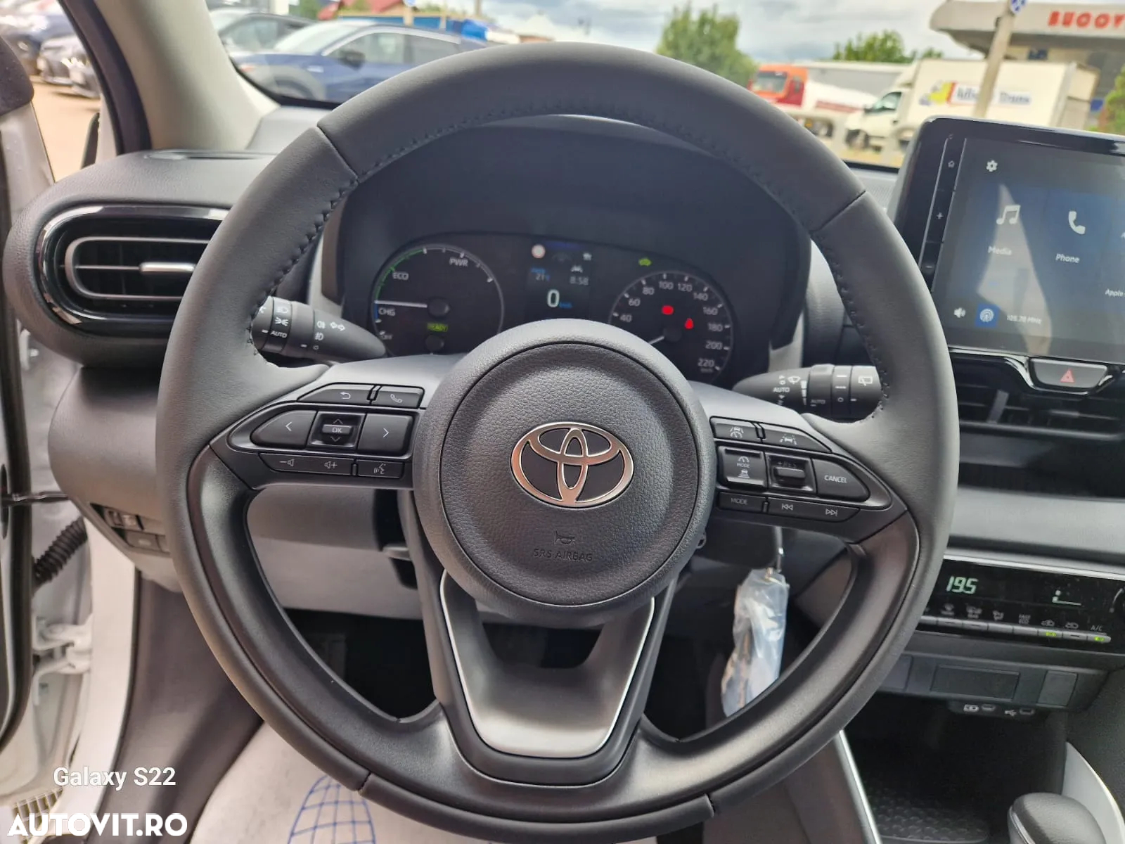 Toyota Yaris 1.5 VVT-i HSD Eco - 10