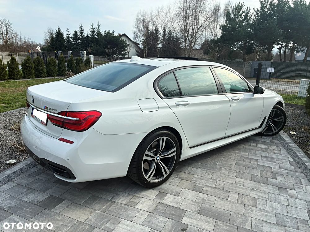 BMW Seria 7 740Li - 24