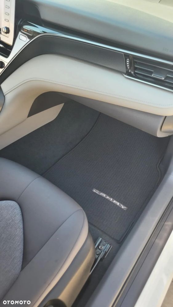 Toyota Camry - 13