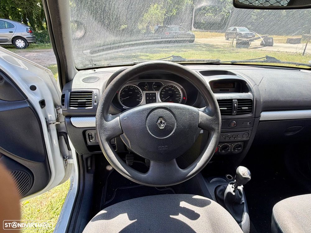 Renault Clio - 16