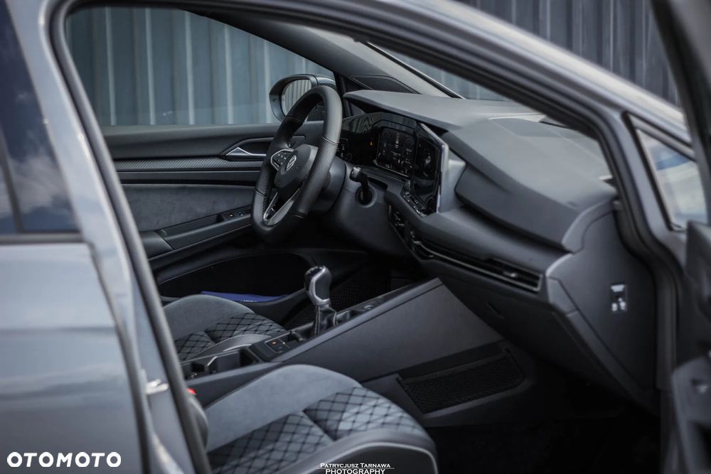 Volkswagen Golf VIII 1.5 TSI EVO R-Line - 4