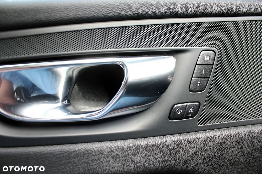 Volvo XC 60 B5 D AWD Geartronic Inscription - 27