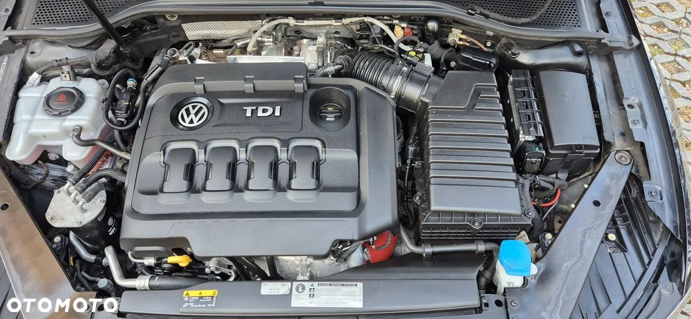 Volkswagen Passat 2.0 TDI 4Mot Elegance DSG - 39