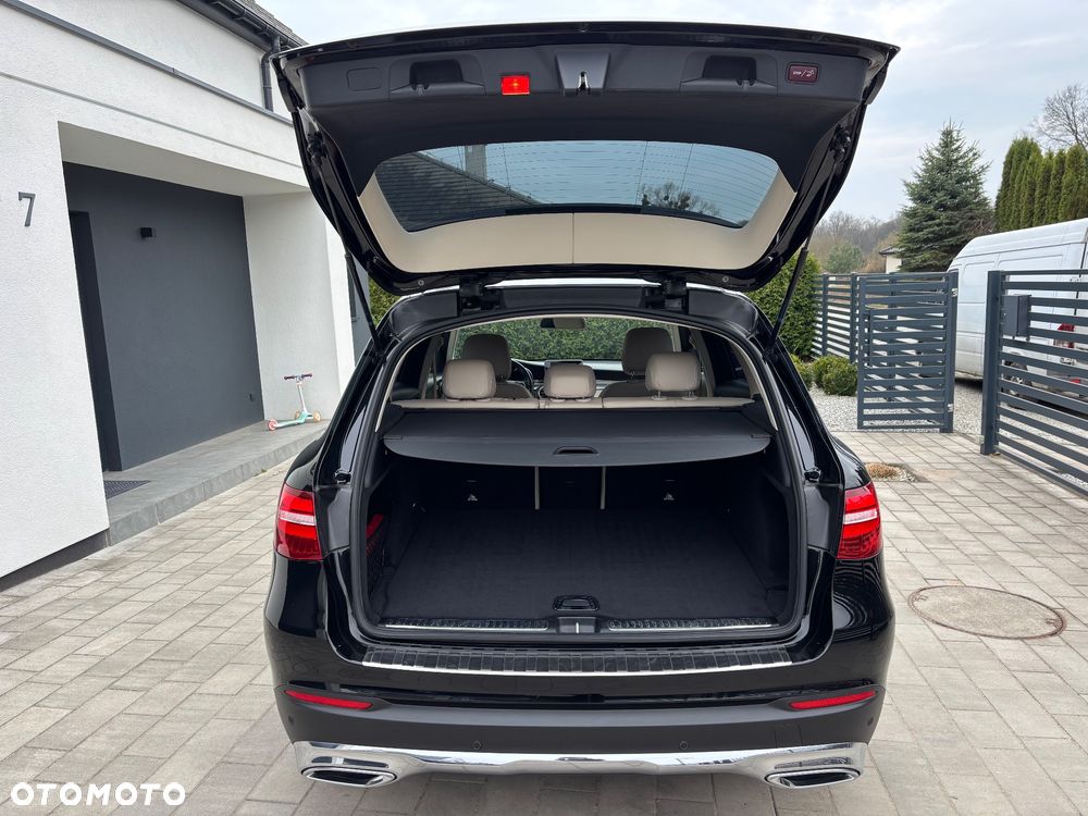 Mercedes-Benz GLC - 39