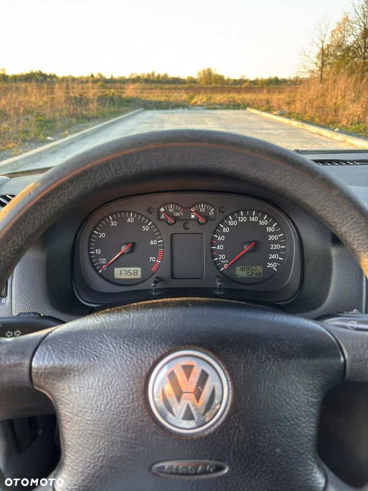 Volkswagen Golf 1.6 Q - 6