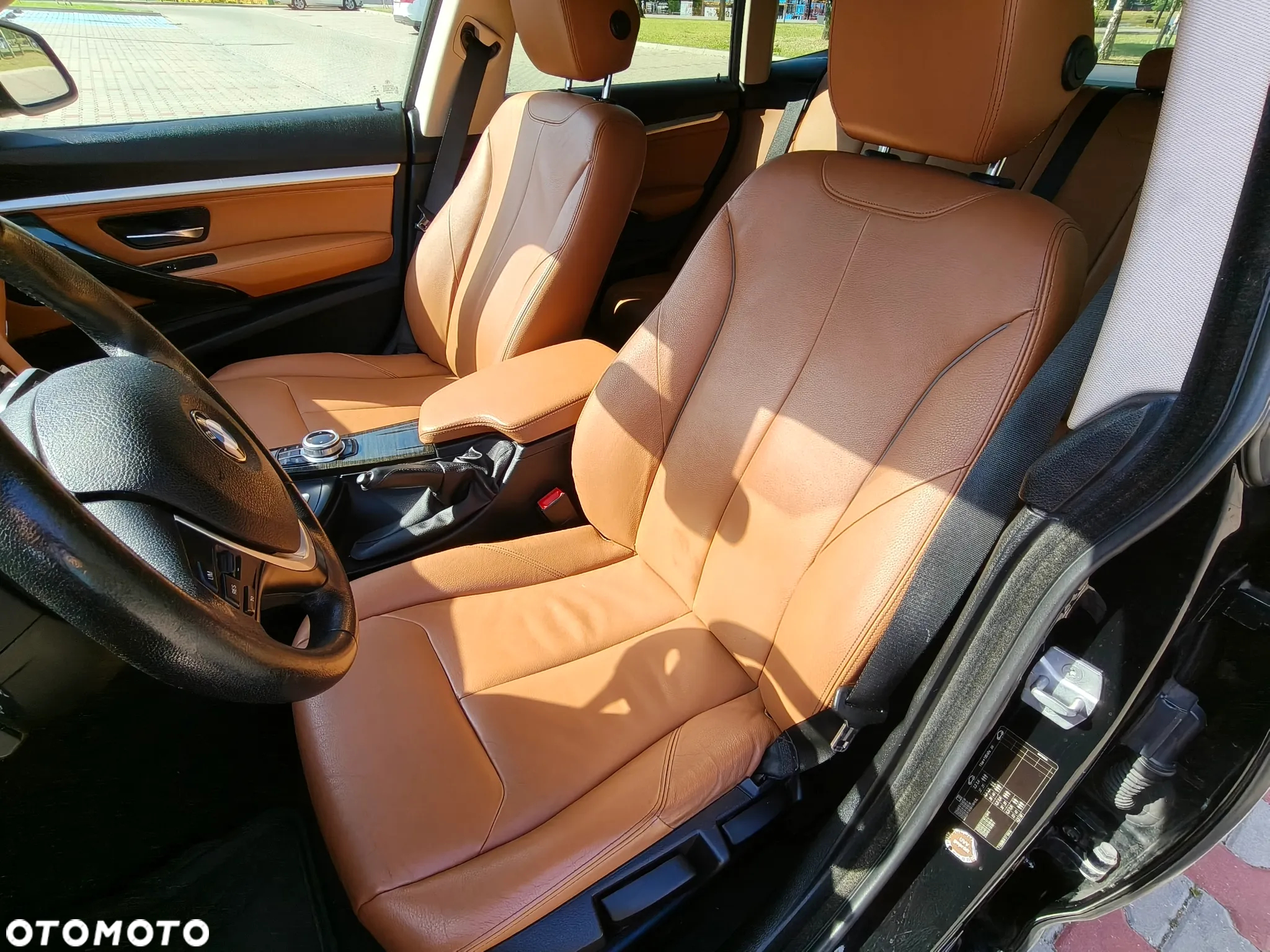 BMW 3GT 320i GT Luxury Line - 23