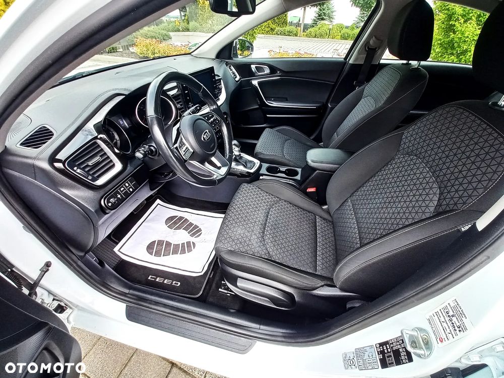 Kia Ceed 1.6 CRDi DCT Vision - 28