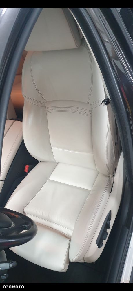 BMW Seria 5 528i xDrive - 15