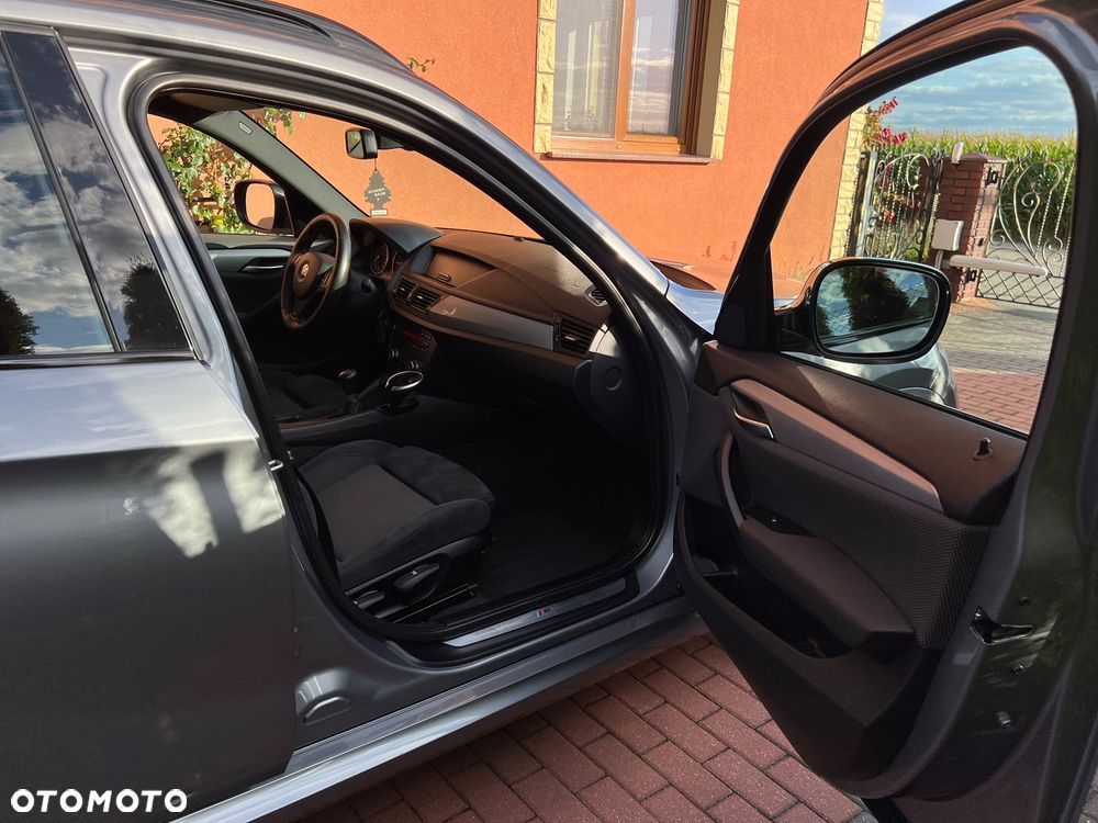 BMW X1 xDrive18d Sport Line - 29