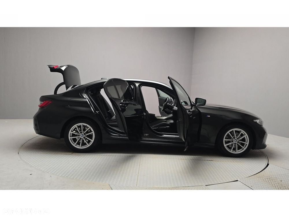 BMW Seria 3 320d xDrive mHEV M Sport - 13