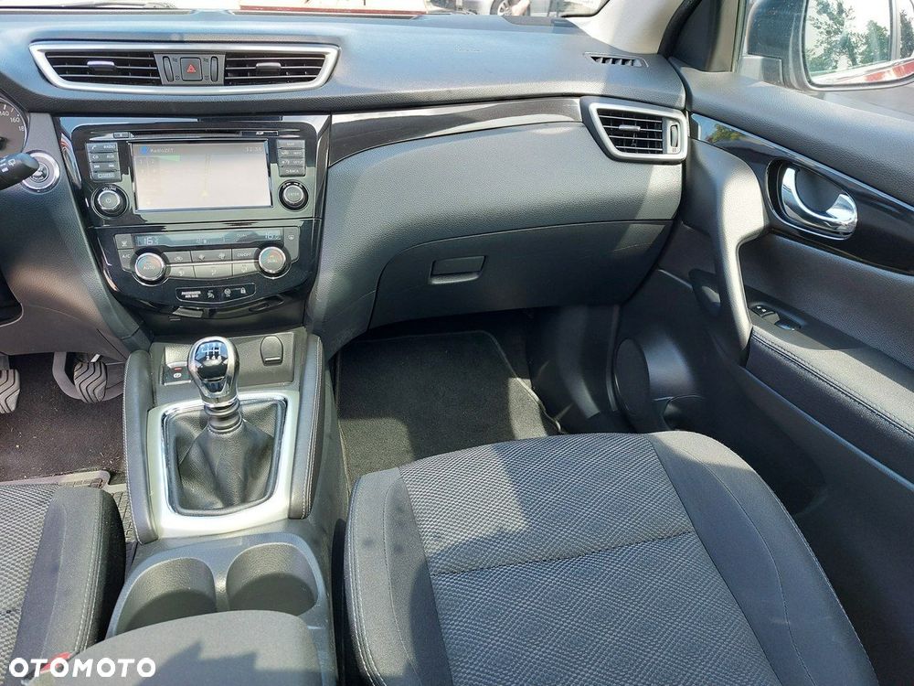 Nissan Qashqai - 25