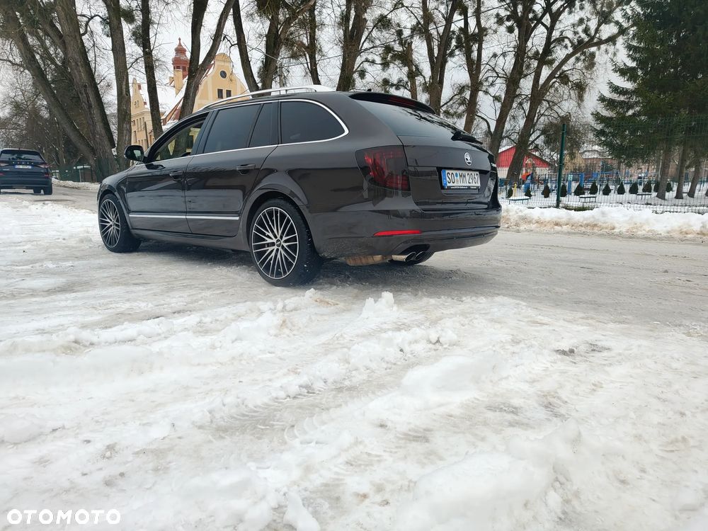 Skoda Superb 2.0 TDI DSG Exclusive - 3