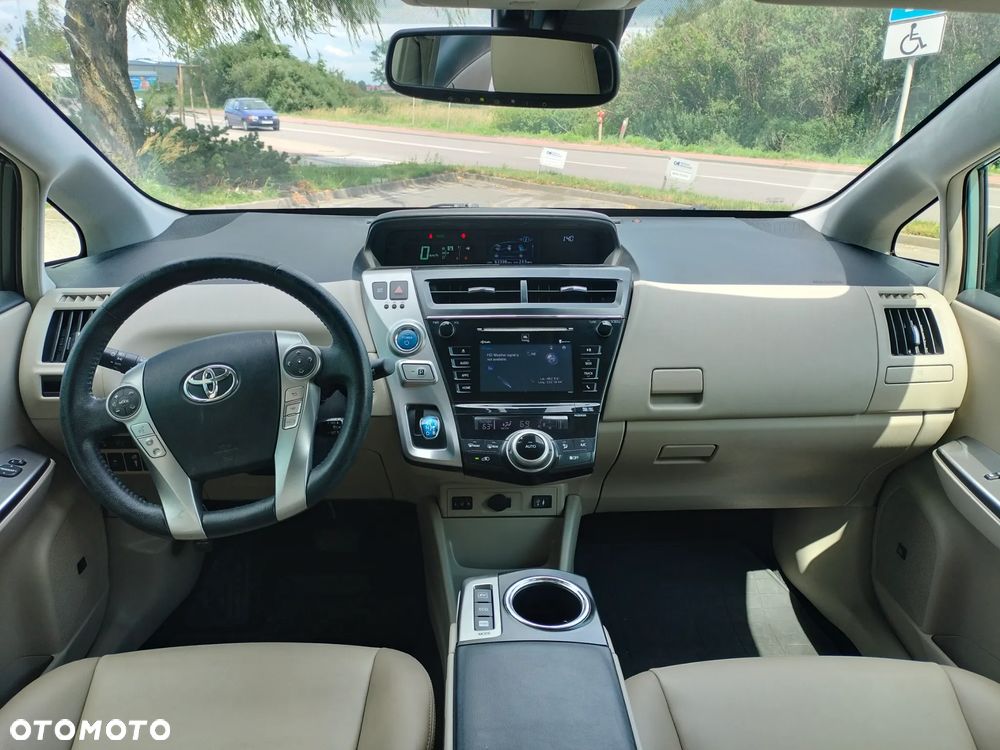 Toyota Prius 1.8 Hybrid Premium - 26