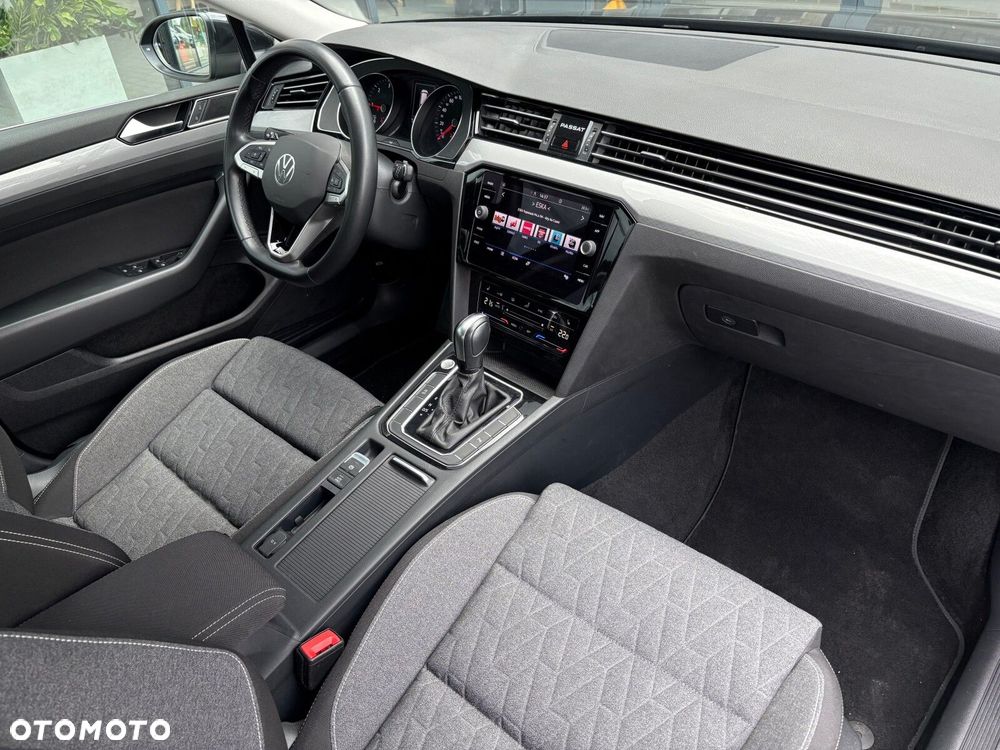 Volkswagen Passat - 17