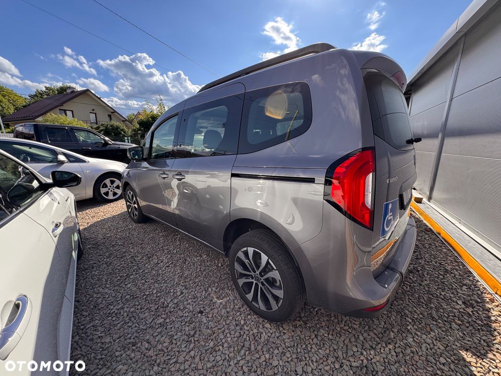 Ford Tourneo Custom - 19