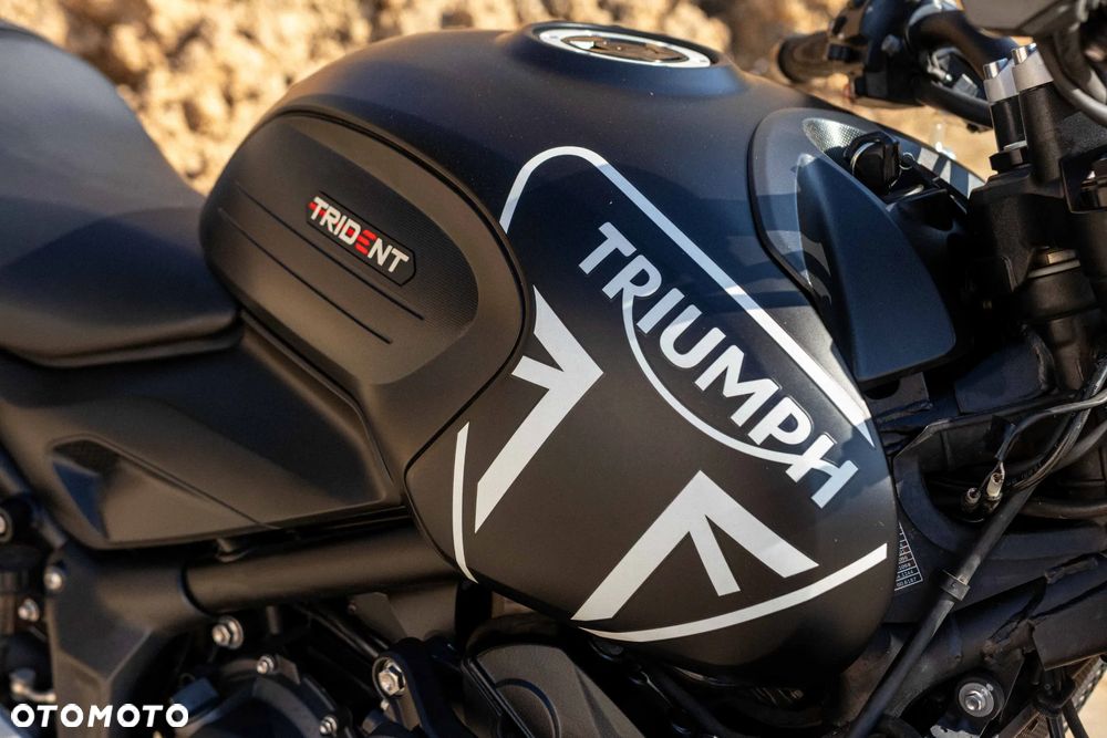 Triumph Trident - 16
