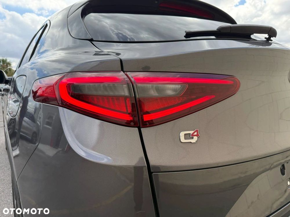 Alfa Romeo Stelvio 2.0 Turbo Q4 - 13