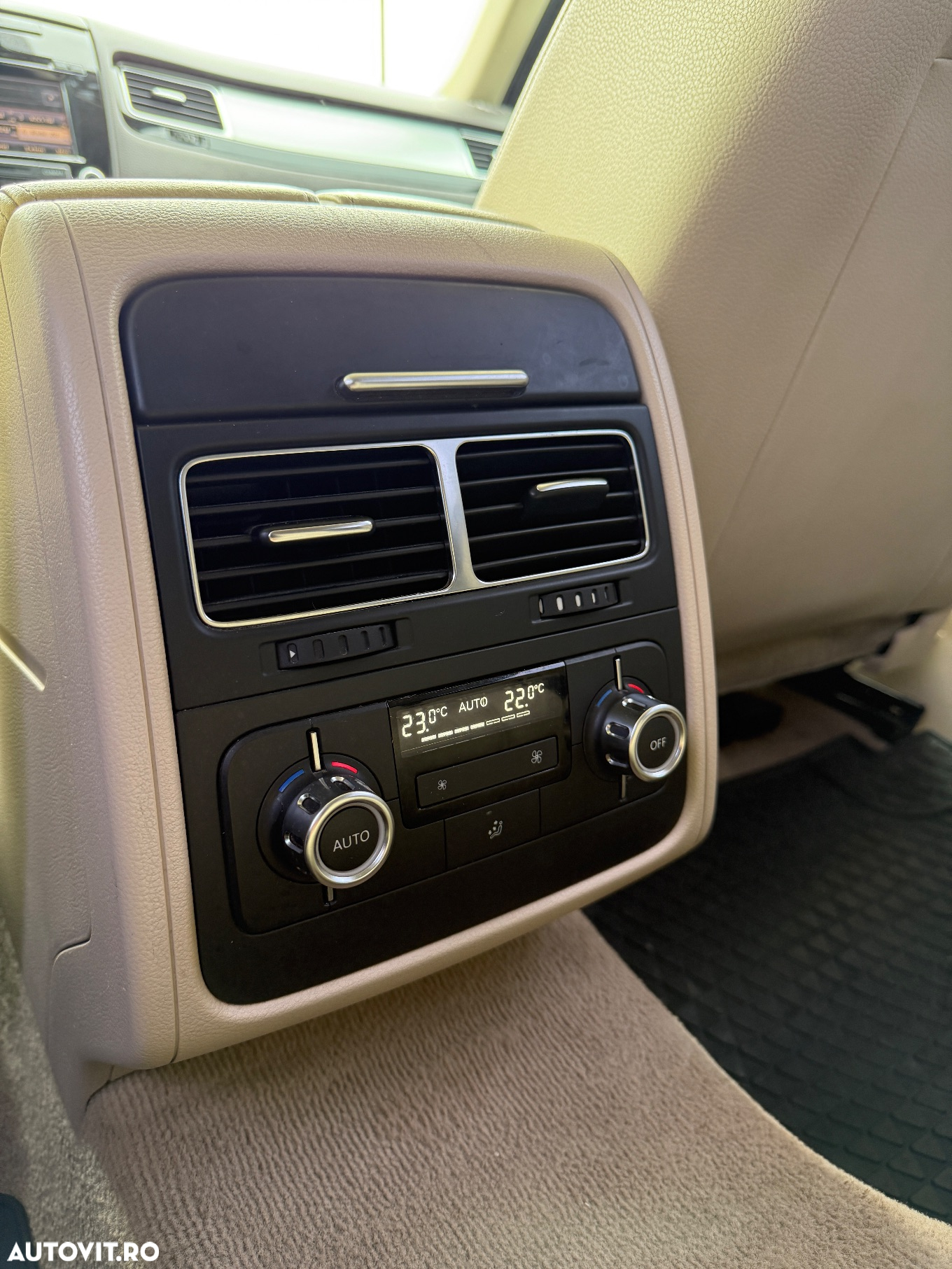 Volkswagen Touareg 3.0 V6 TDI BMT - 11