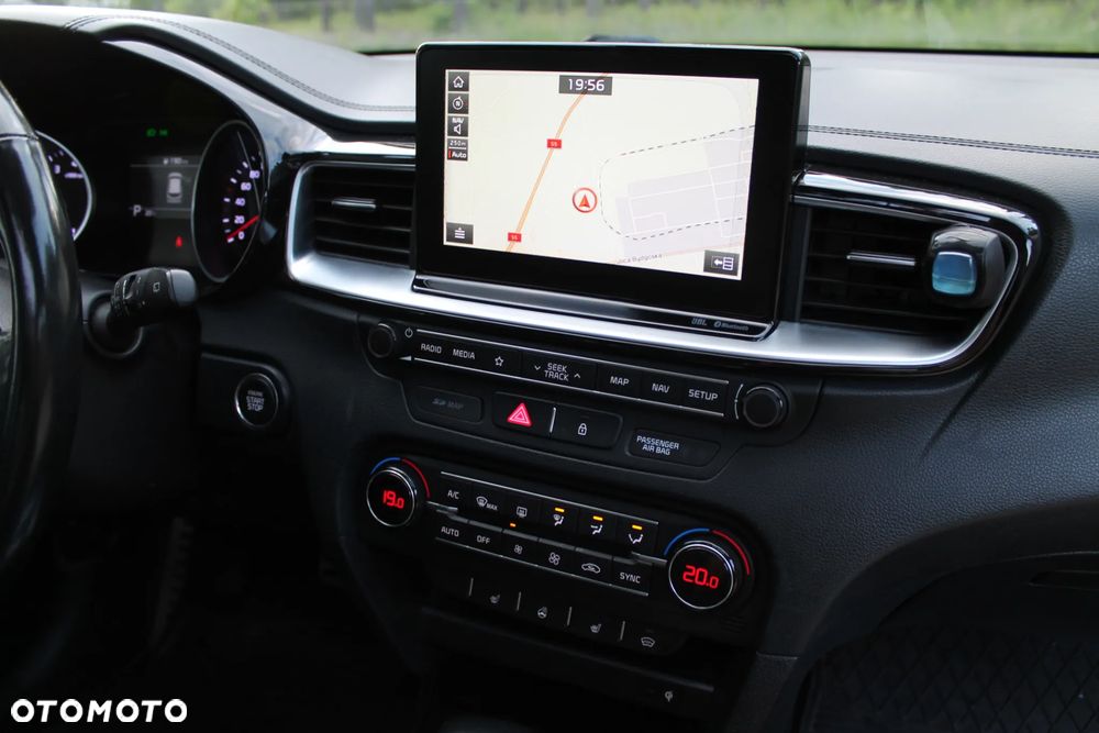 Kia Ceed 1.4 T-GDI L Business Line DCT - 25