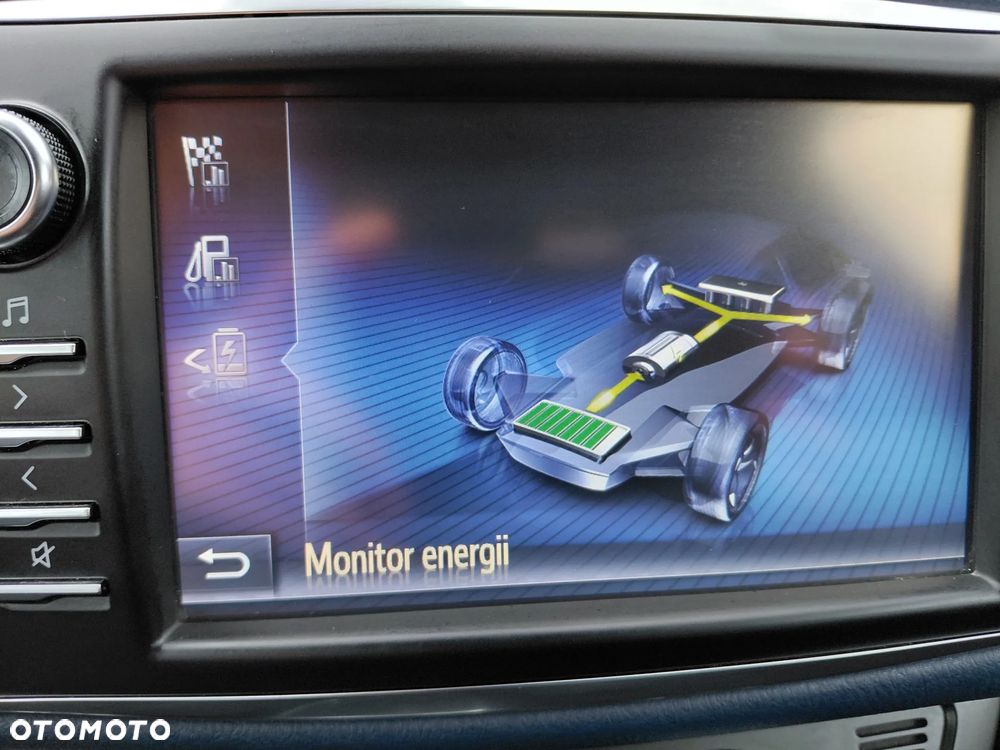 Toyota Yaris Hybrid 100 Selection Platinum - 27