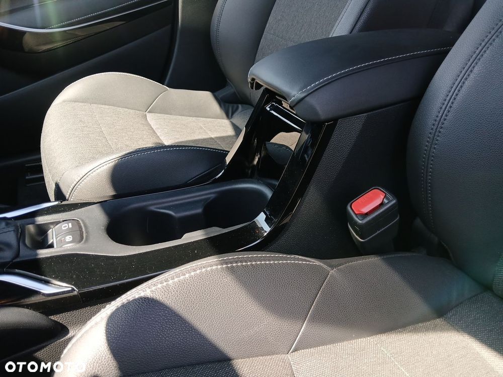Toyota Corolla 2.0 Hybrid Comfort - 37