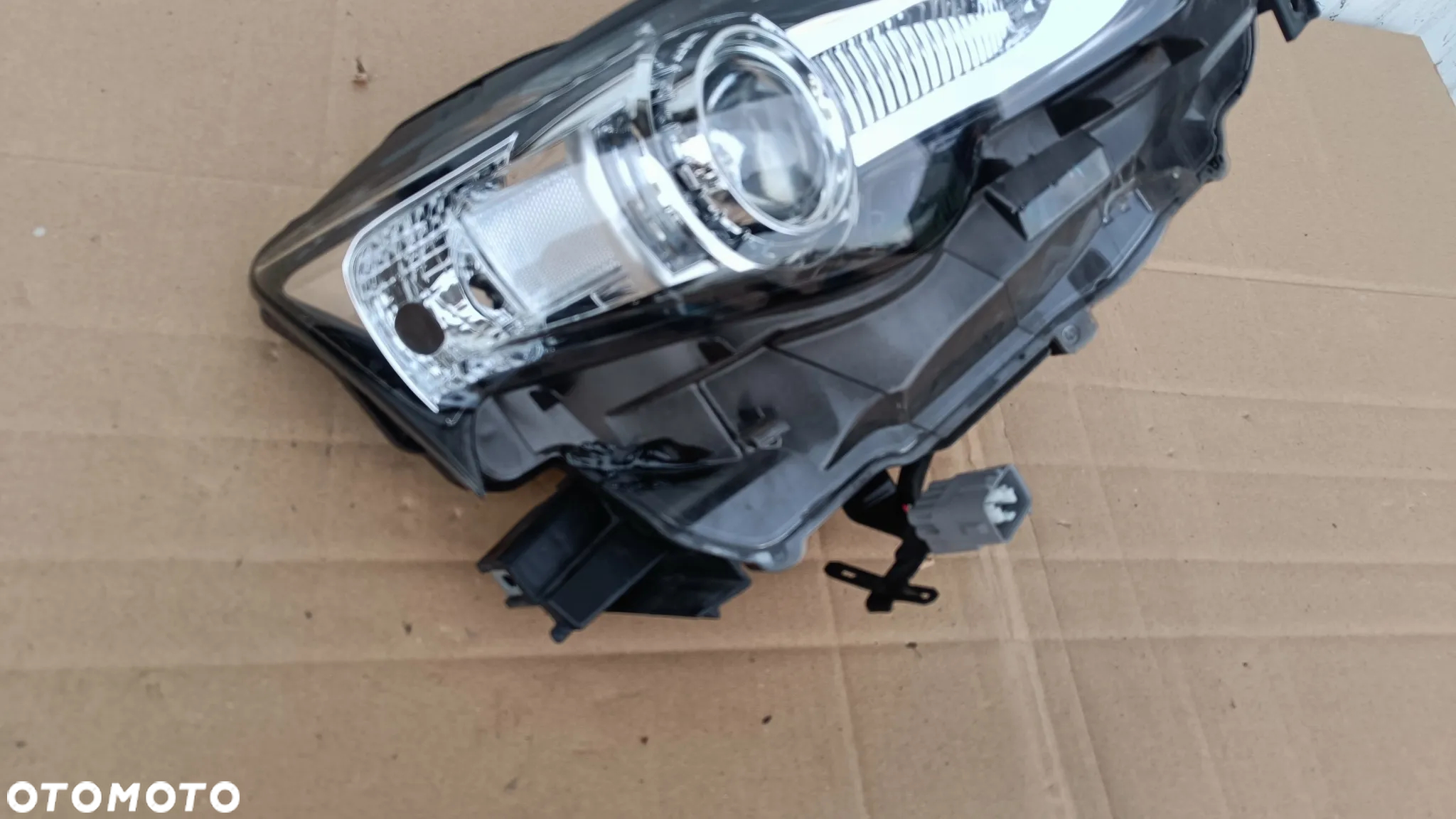 LEXUS IS ISF III XENON LAMPA PRAWA PRZÓD - 8