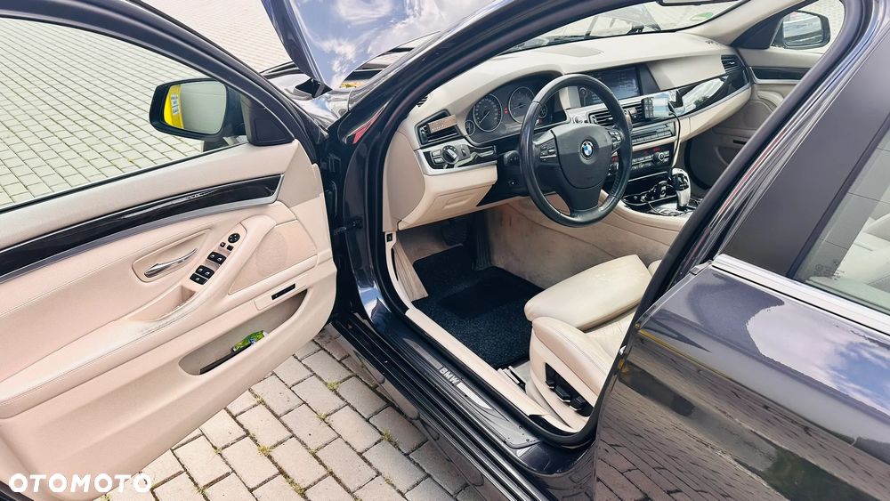 BMW Seria 5 530d xDrive - 15