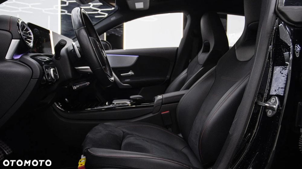 Mercedes-Benz CLA 250 4-Matic AMG Line 7G-DCT - 22