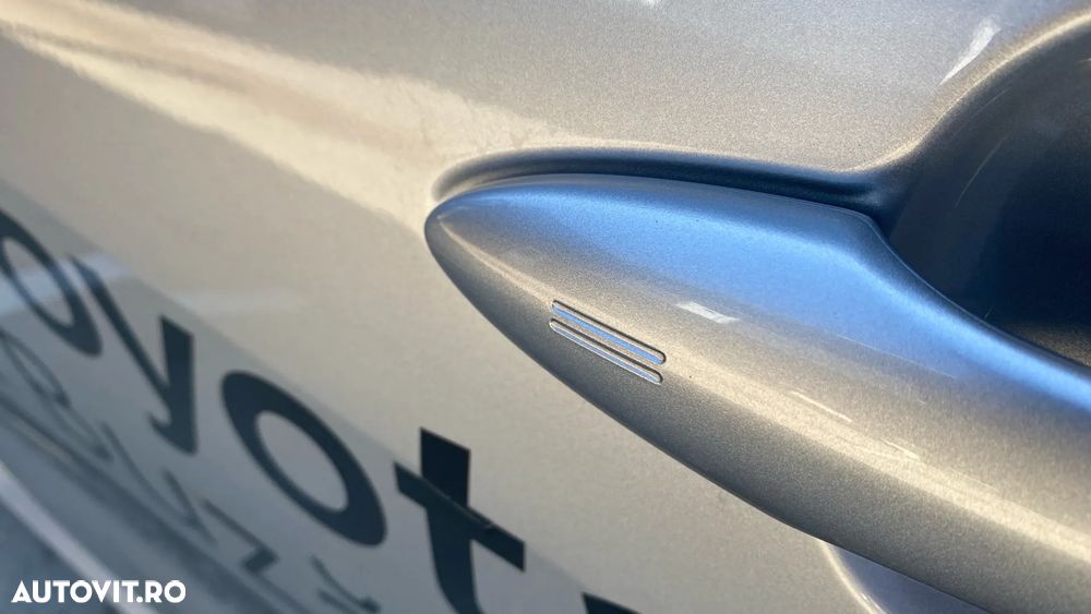 Toyota Yaris 1.5 VVT-i HSD Dynamic - 20