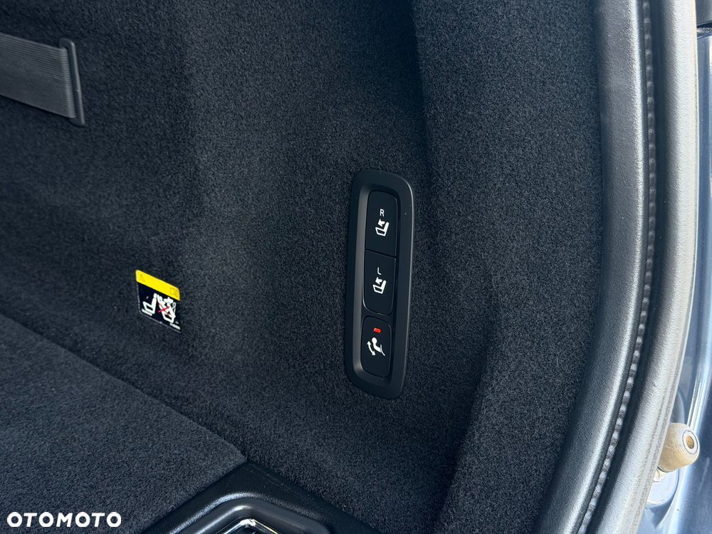Volvo XC 60 D4 AWD Momentum - 36