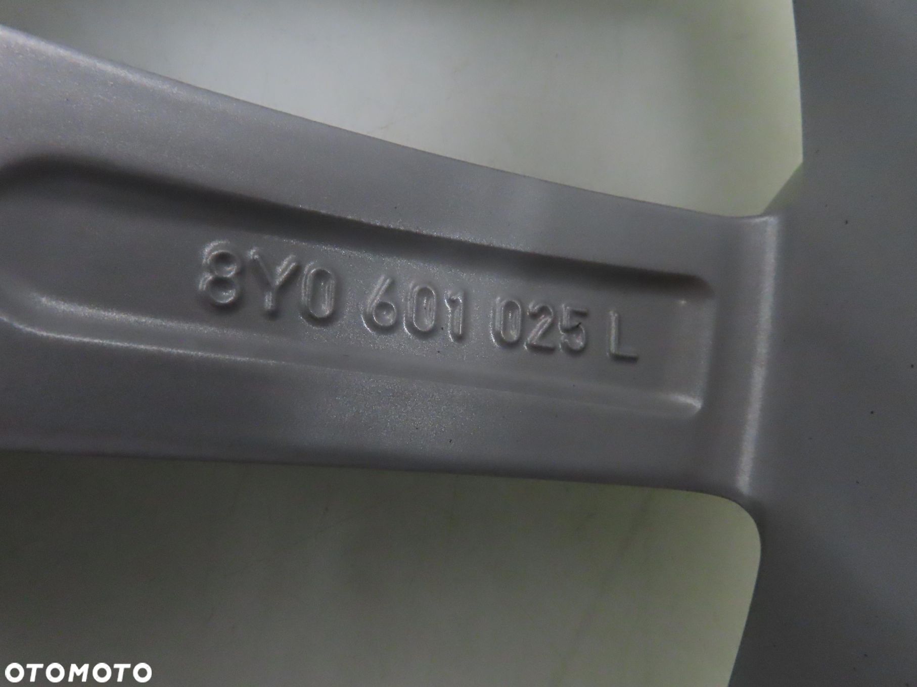 Alufelgi 17'' Audi A3 S3 8Y0601025L 5x112 ET43 6,5J - 2