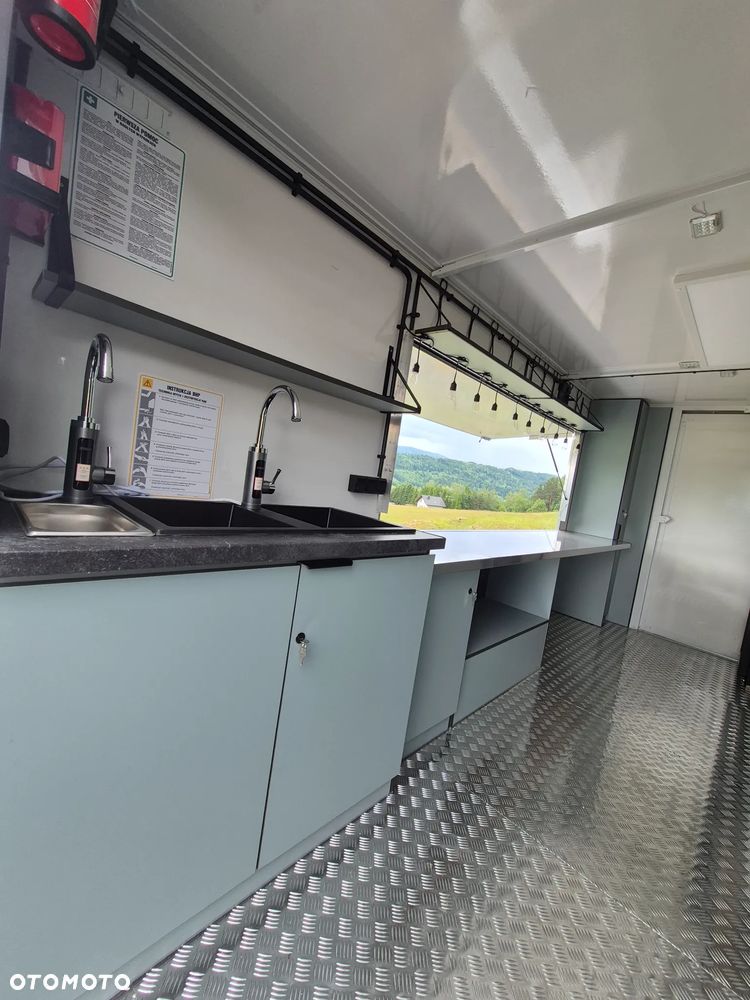 Iveco Food Truck Sklep Bar - 11