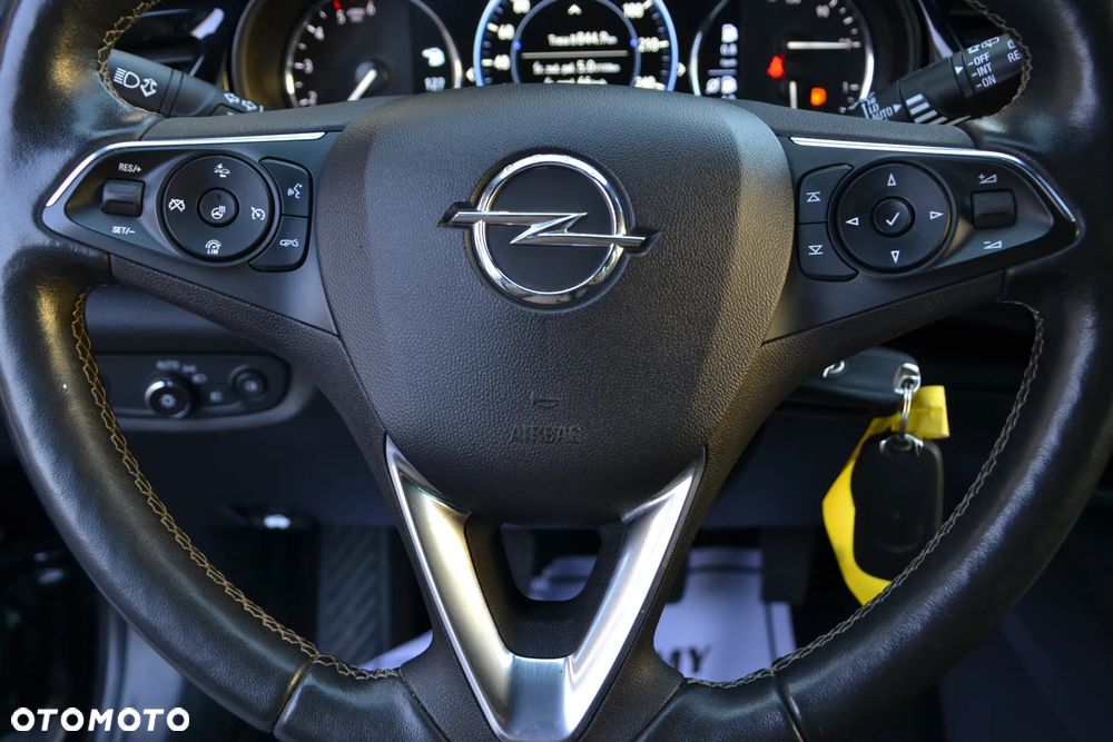 Opel Insignia - 35