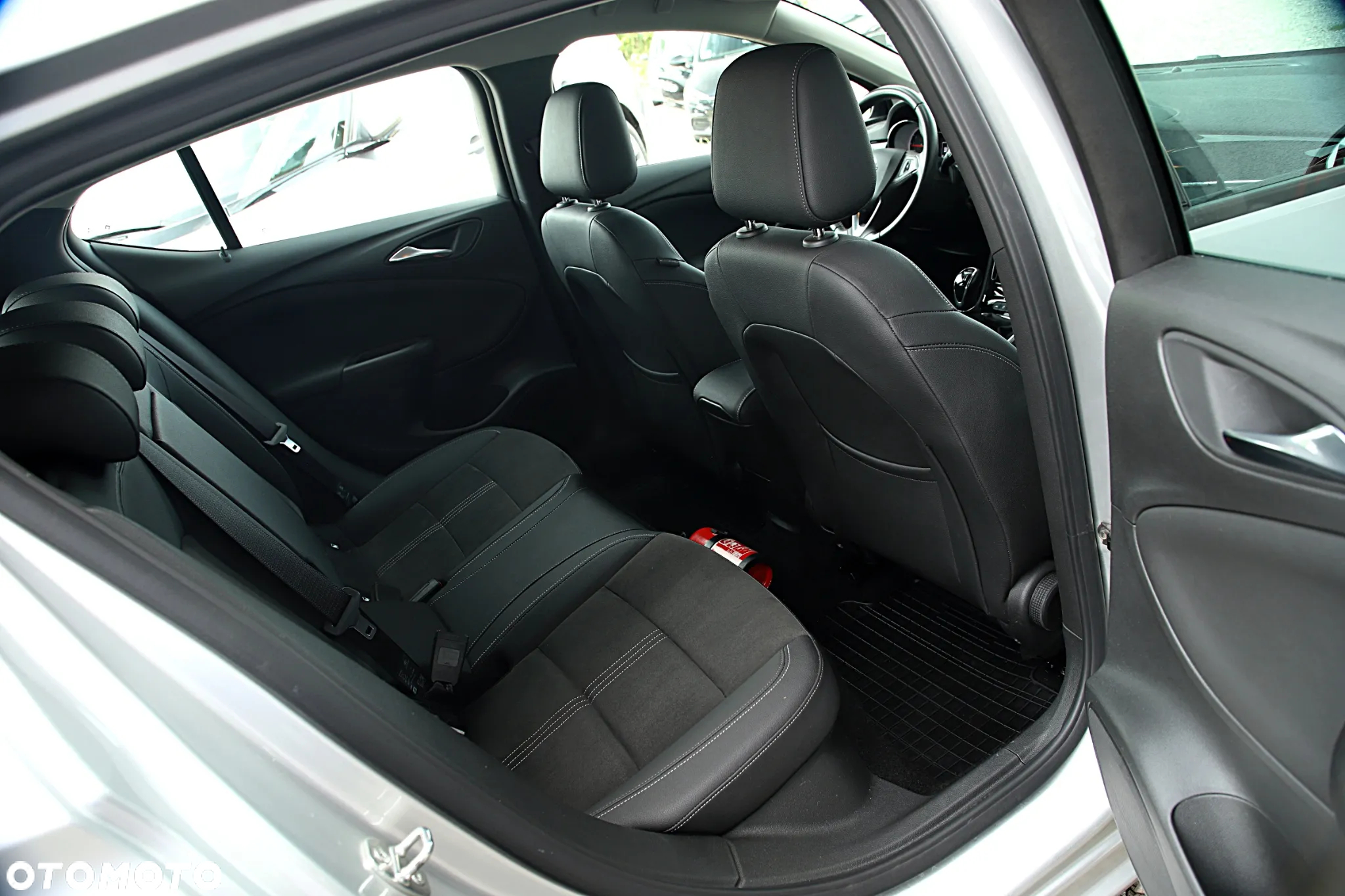 Opel Astra V 1.2 T Elegance S&S - 21