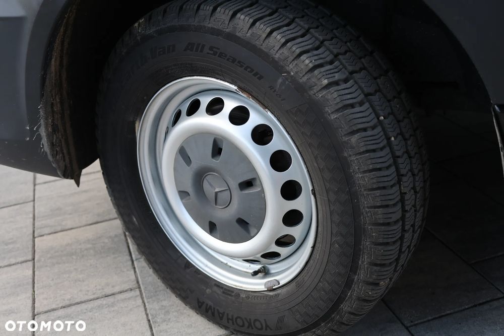 Mercedes-Benz Sprinter - 13