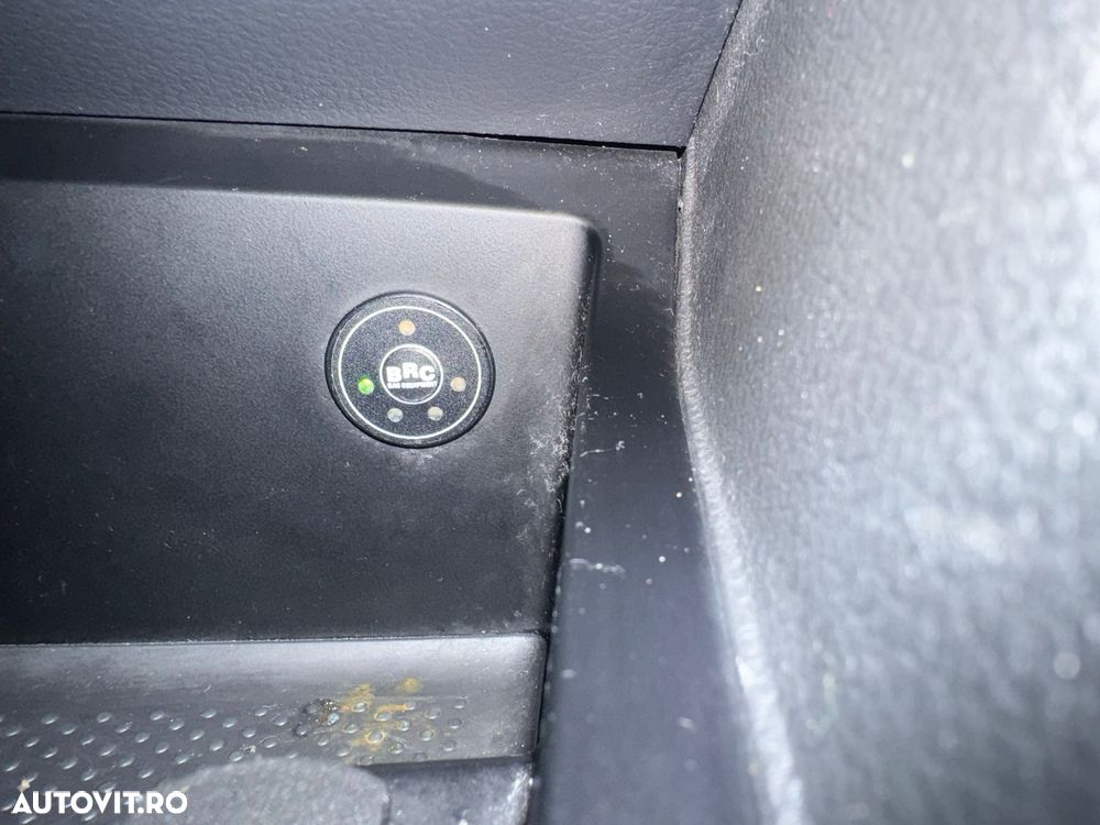 Volkswagen Golf 1.4 Comfortline - 14