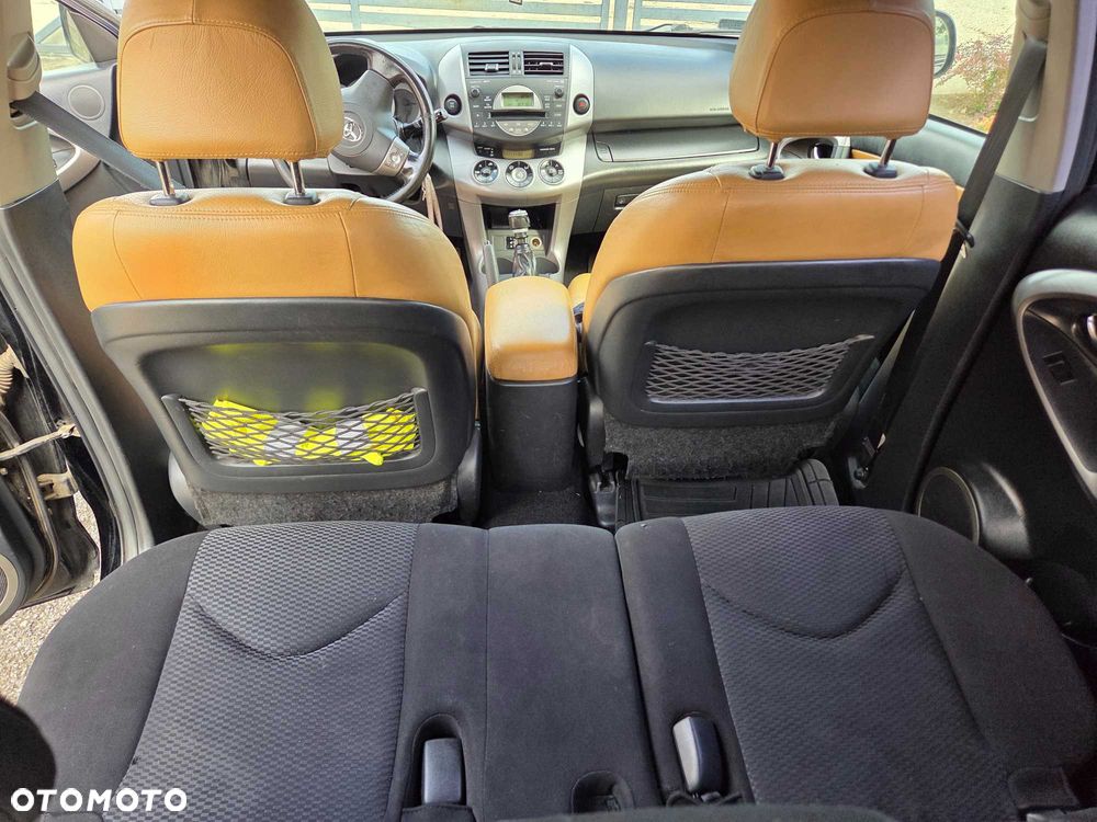 Toyota RAV4 - 8