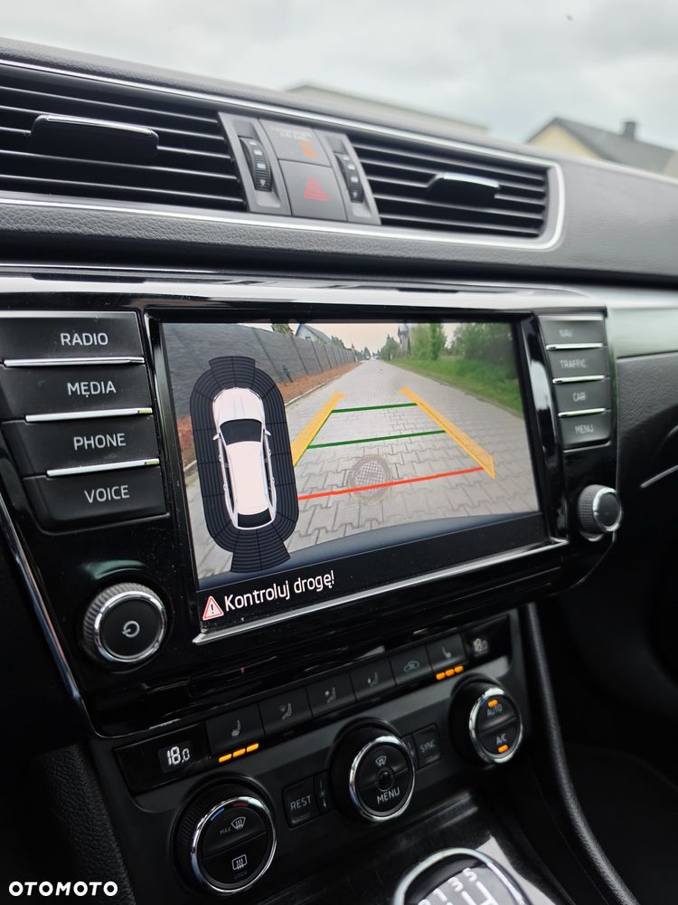 Skoda Superb 2.0 TDI Sportline - 13
