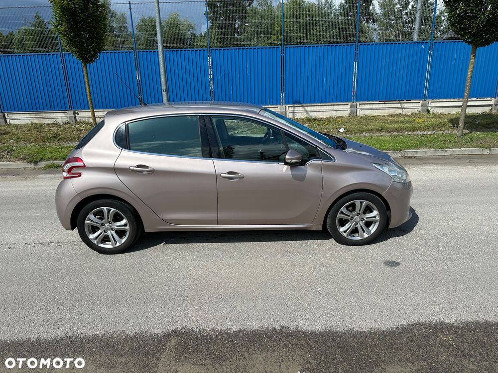 Peugeot 208 e-HDi FAP 92 EGS6 Stop&Start Allure - 4