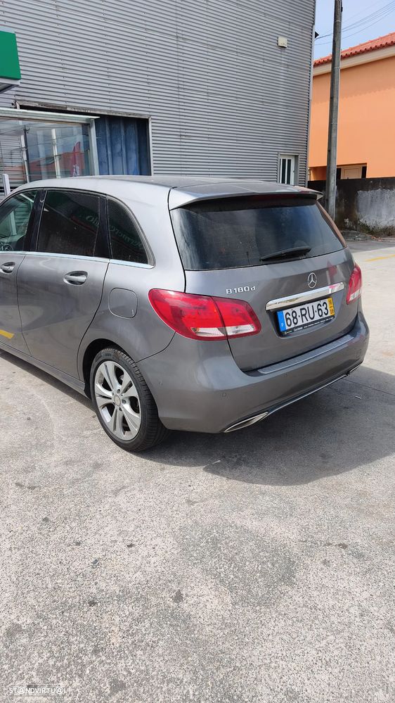 Mercedes-Benz B 180 d Urban - 3