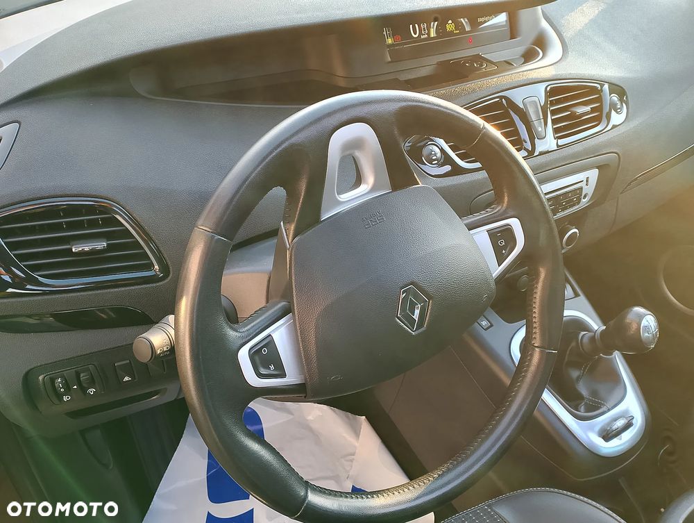 Renault Scenic 1.6 16V 110 LIMITED - 37